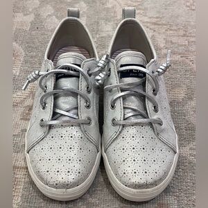 Sperry Silver Slip On Sneakers, Girls Size 1, GUC